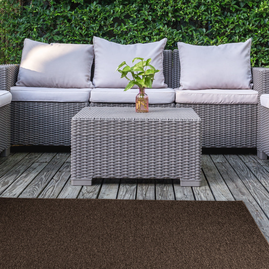 Chocolate 2' x 2' Square Indoor/Outdoor Area Rug V136002