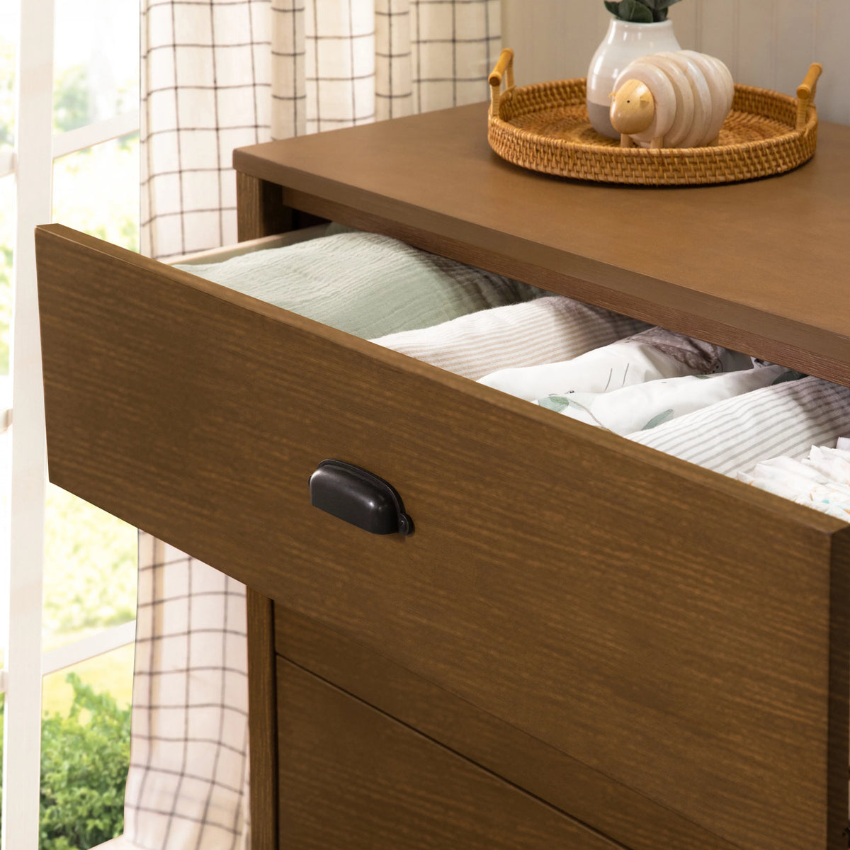 3-Drawer Dresser H99207